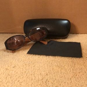 Brown coach sunglasses need to be tightened